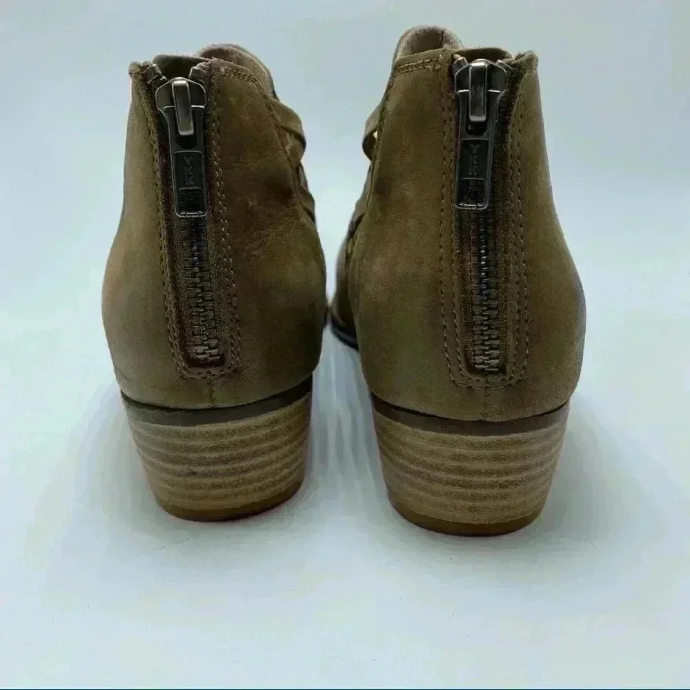 Seychelles Remembrance Cutout Bootie in Taupe leather ankle bootie size 6